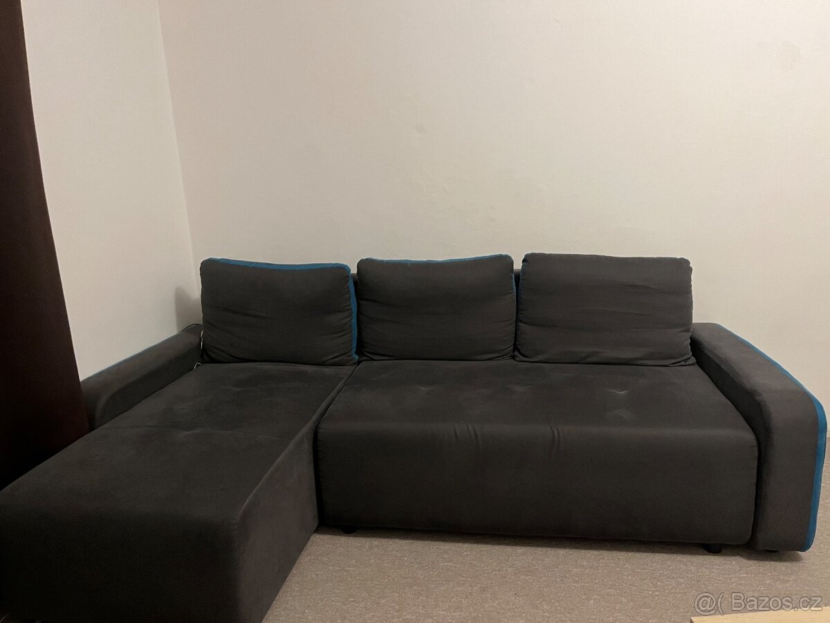 Zachovalý gauč - 2