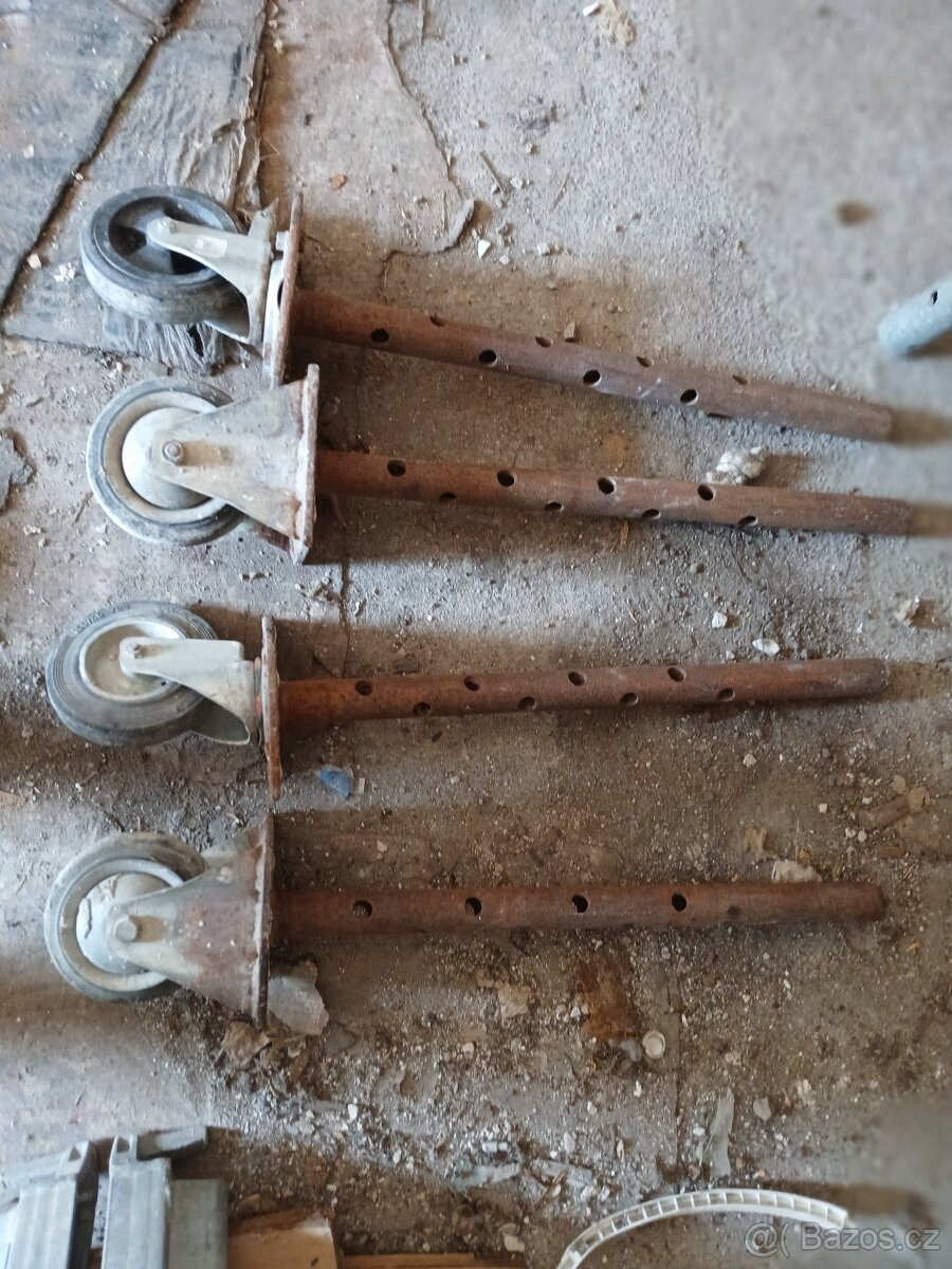 Prodám pojízdná kolečka pod Lešení - 2