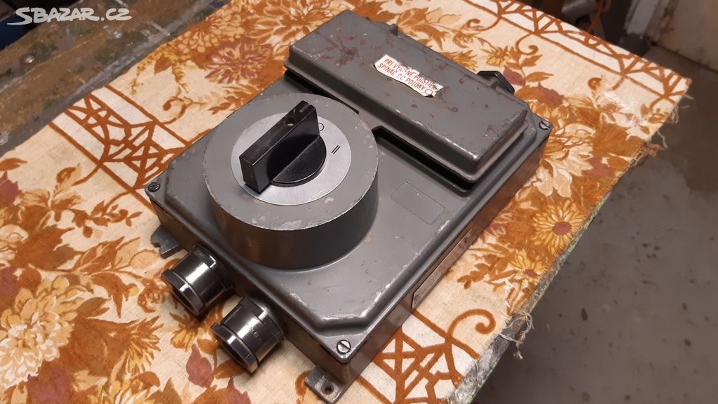 Reverzní vypínač 400V - 2