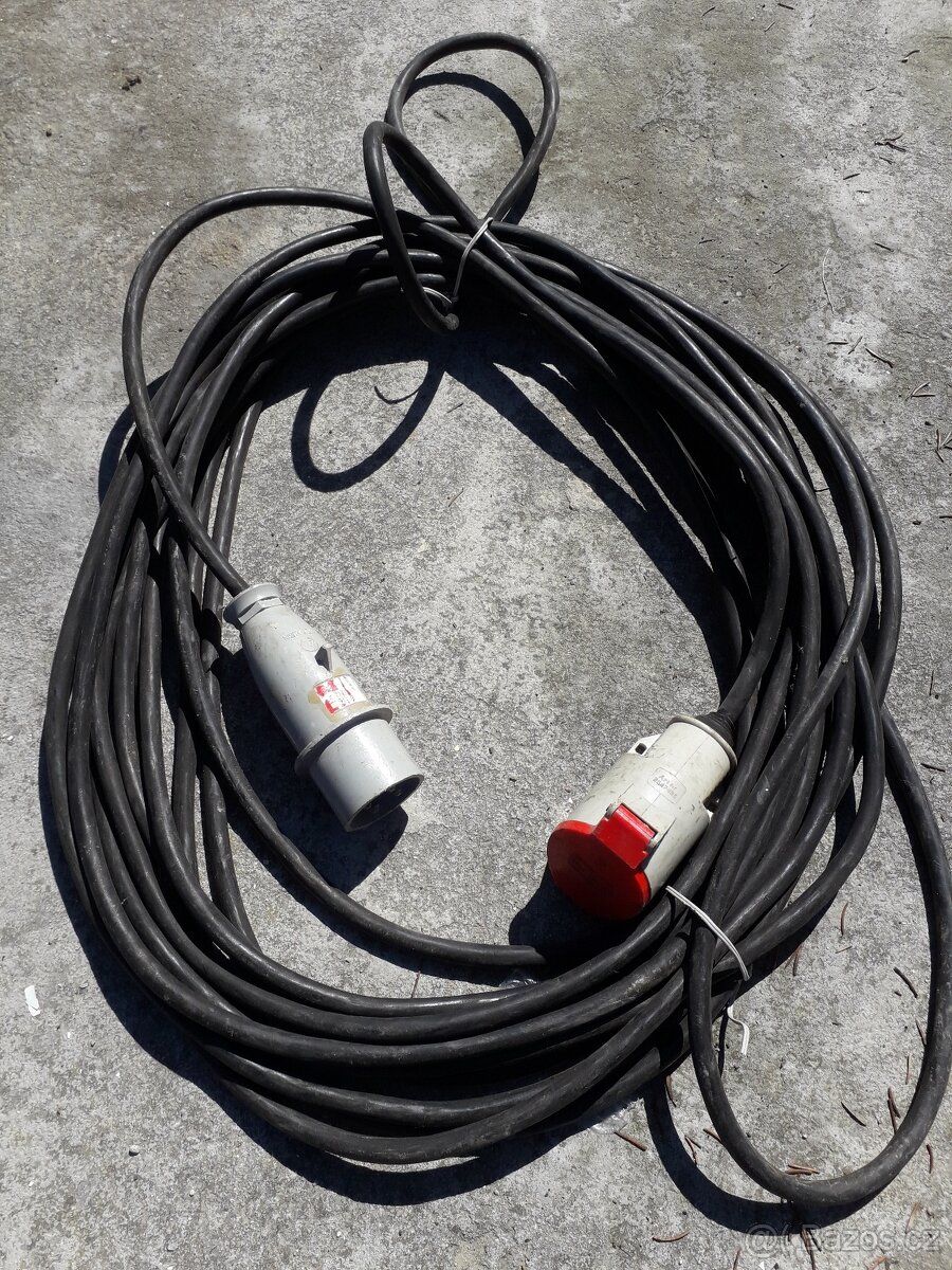 PRODLUŽOVACÍ KABEL 380V - 2