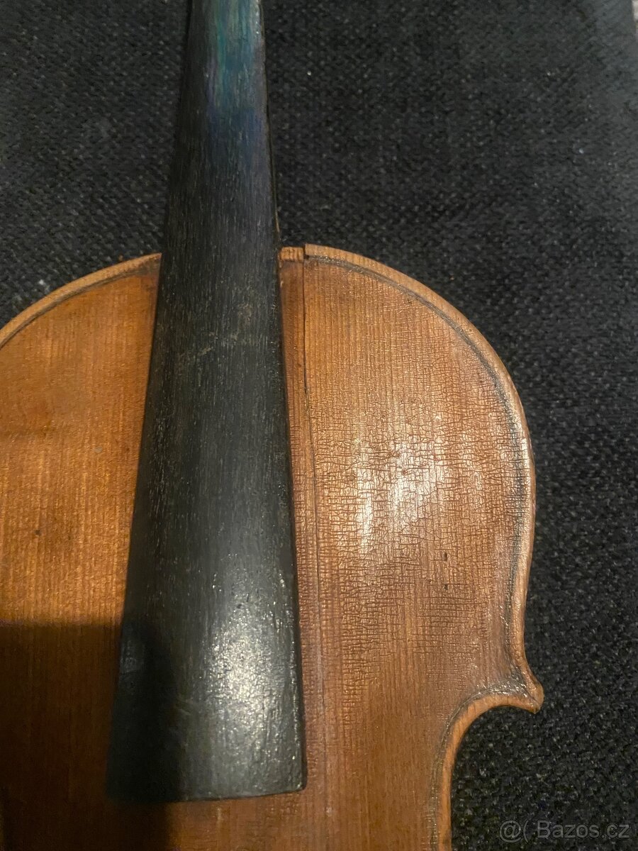 Housle 4/4 na opravu - 2