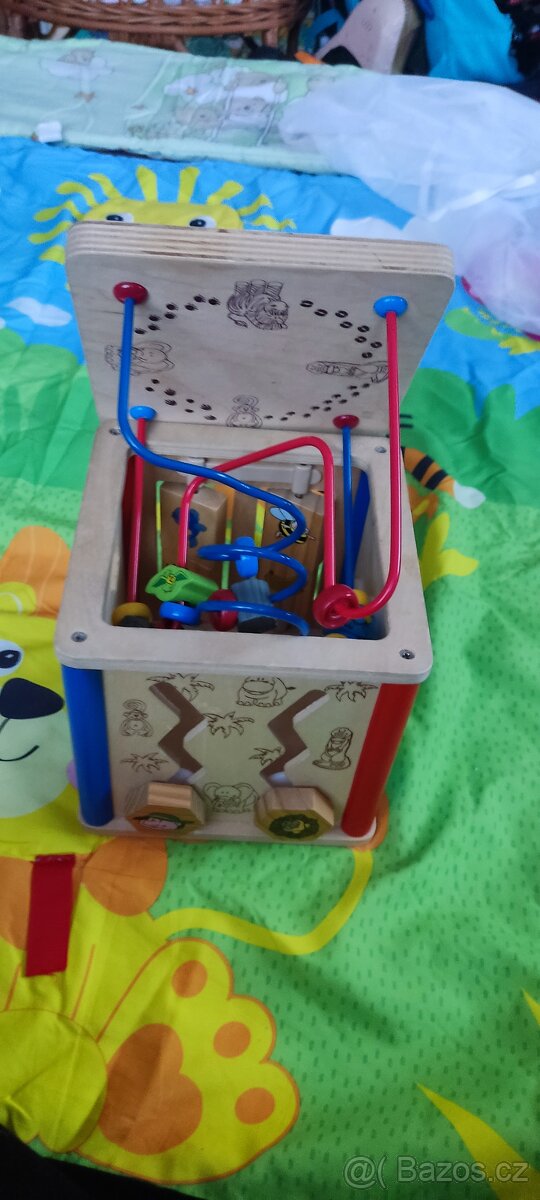 Kojenecké vybavení a hračky - 2