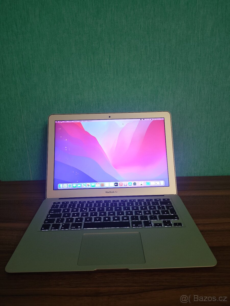 MacBook Air 2017 | i5 • 8GB • 128GB - 2
