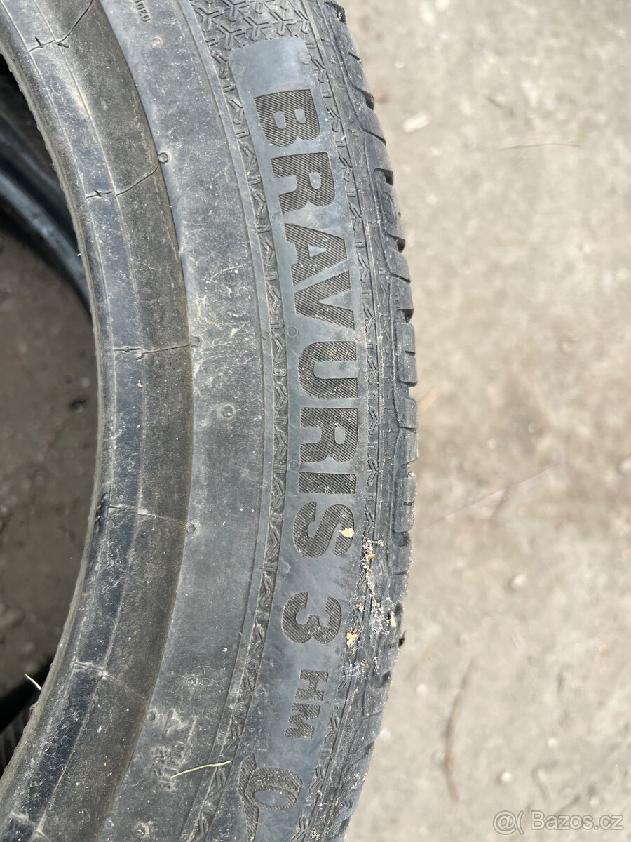 Pneu 215/50 r17 - 2