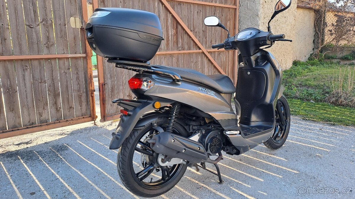 PEUGEOT TWEET - 2