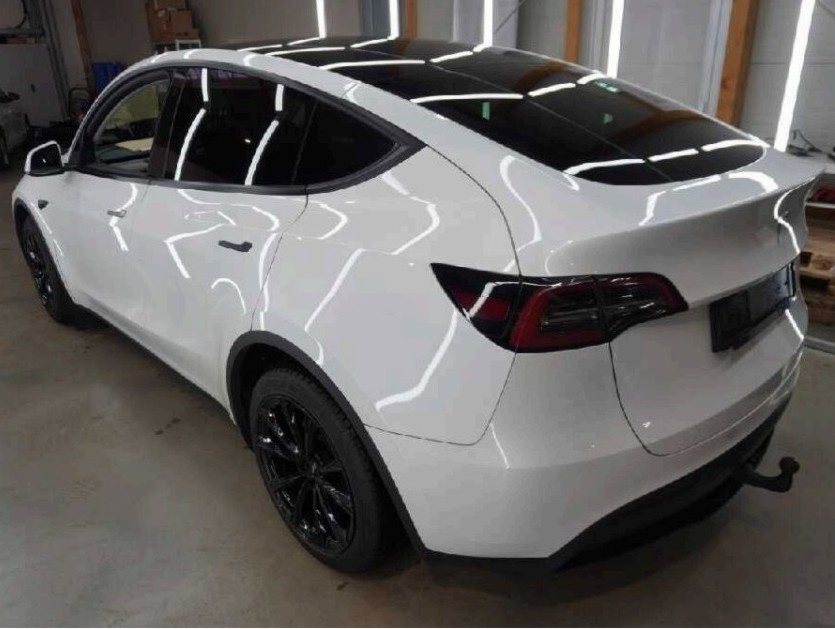 Tesla Model Y AWD 4x4 Long Range -1890 - 2