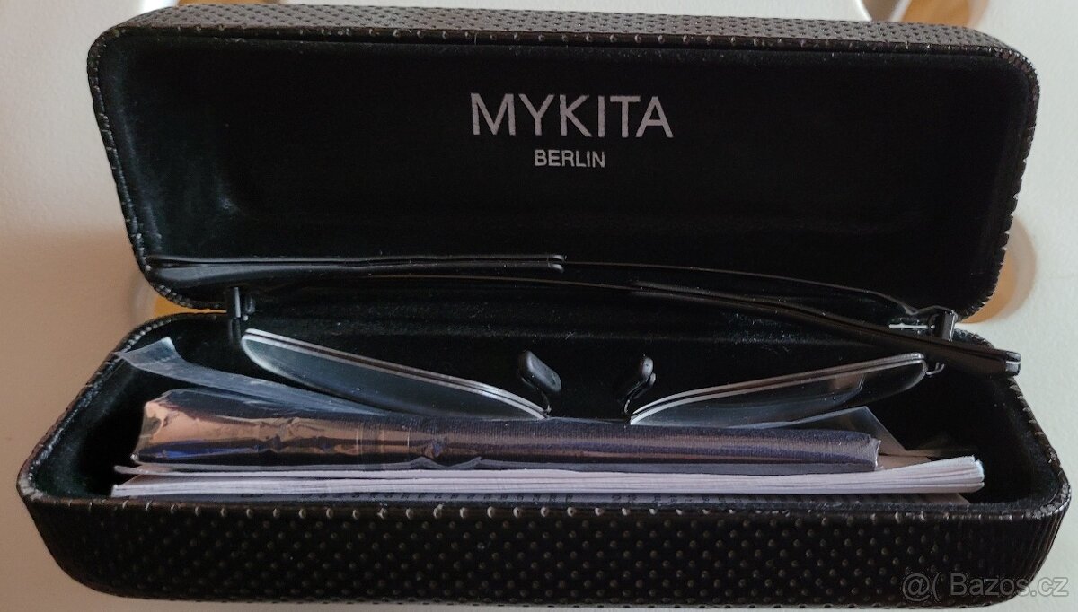 Mykita model Marilyn - 2