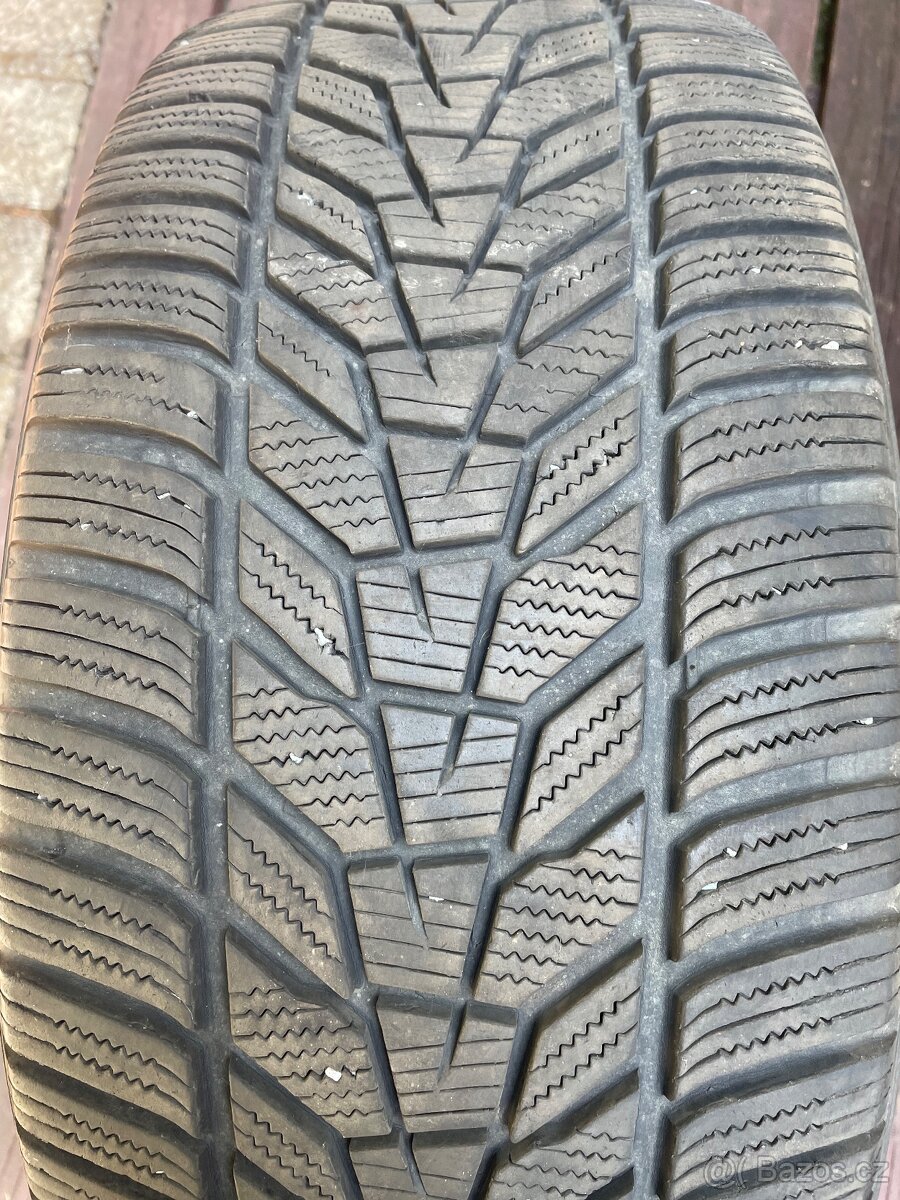 Prodám 245/45 ZR 19 letni - 2