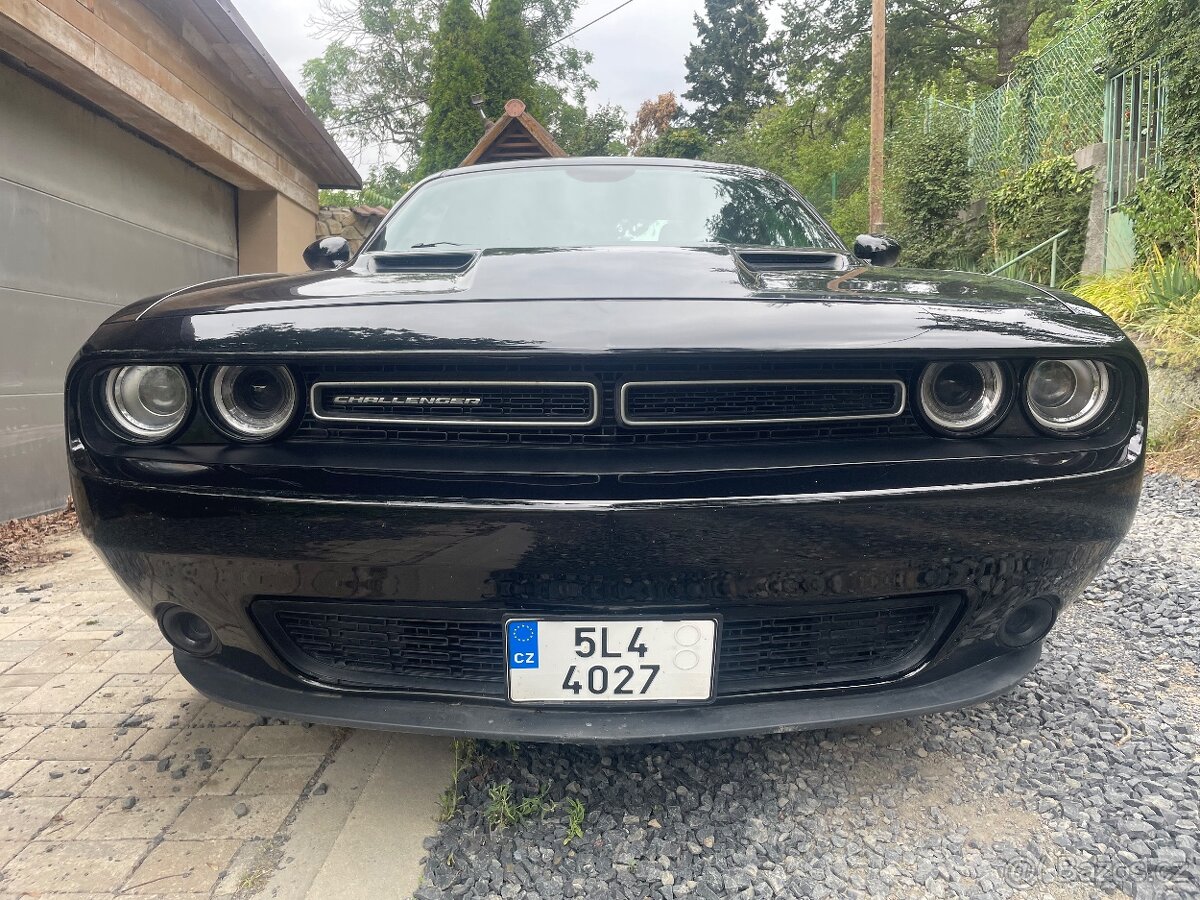 Dodge Challenger - 2