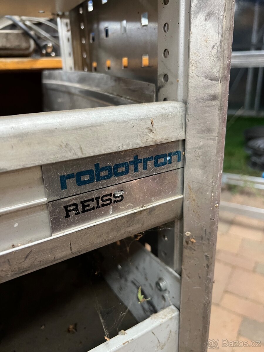 Servisní dílenská vestavba Robotron - 2