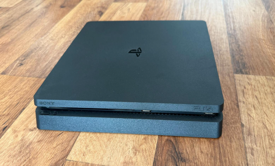 Sony Playstation 4 Slim (CUH-2216A) 500 GB černá - 2