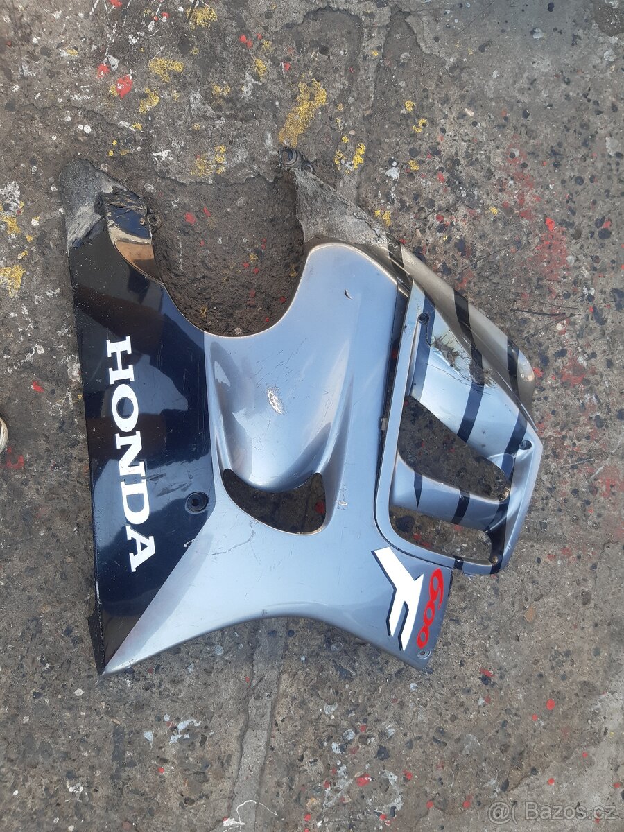 Honda CBR 600 R . - 2
