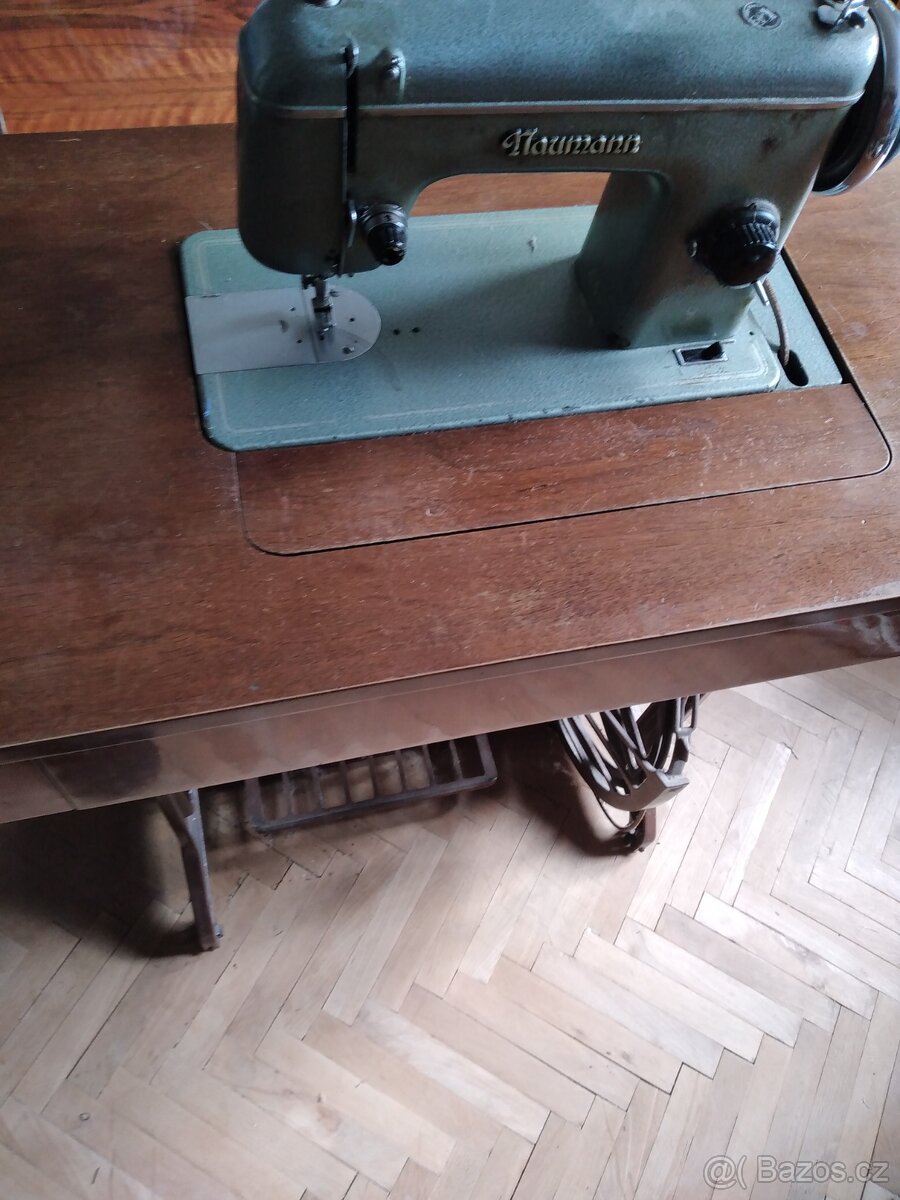 Šicí stroj - 2
