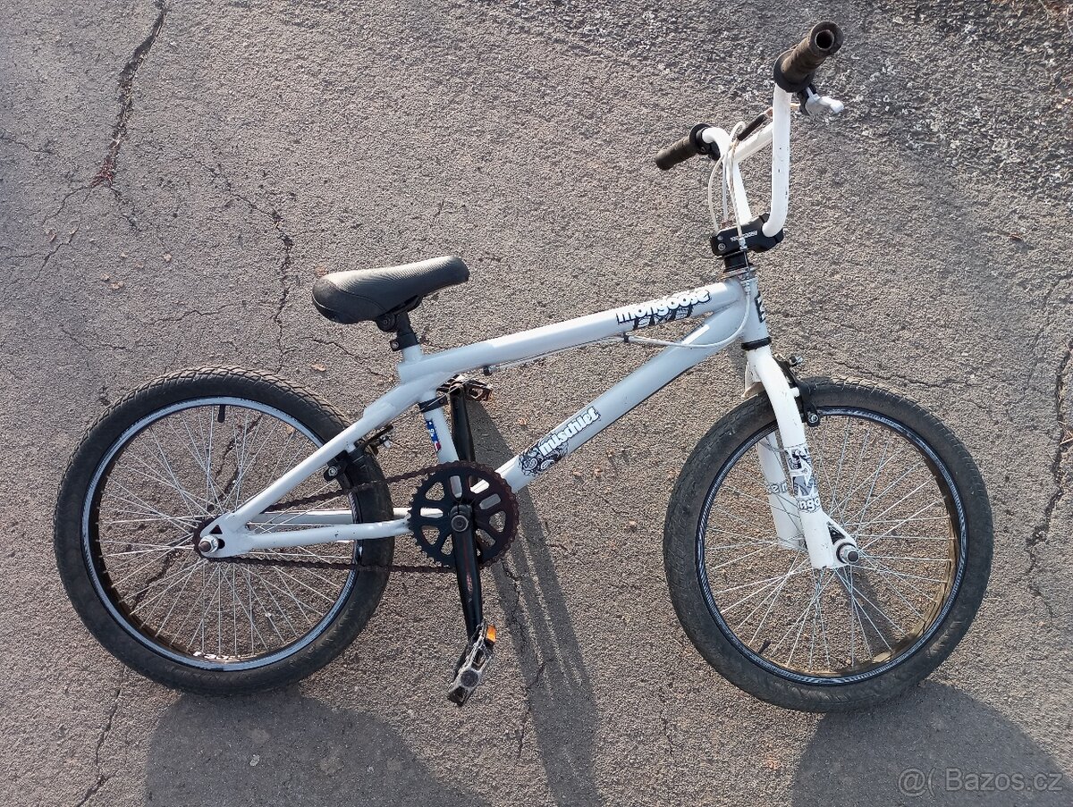Freestyle BMX Mongoose Mischief - 2