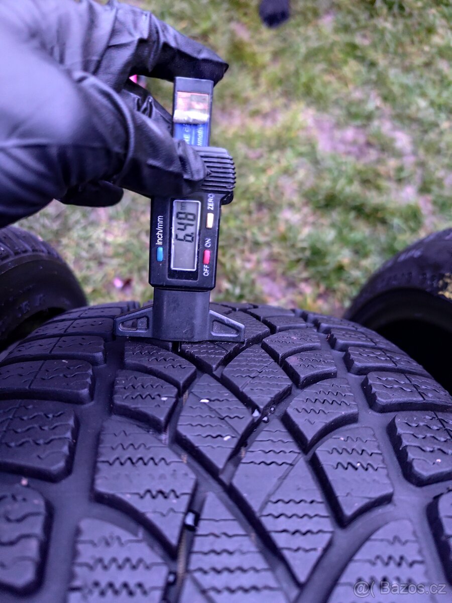 Zimní pneu 235/40/19 - 2