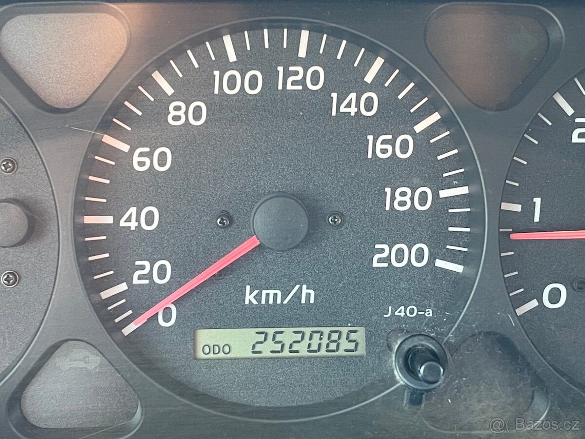 TOYOTA Land Cruiser 90, Diesel 3,0l / 120 kW