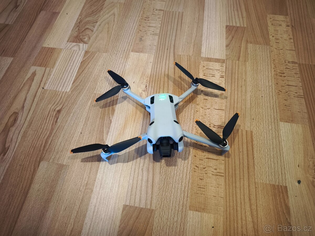 DJI Mini 4 Pro Fly More Combo s přislušenstvím - 2