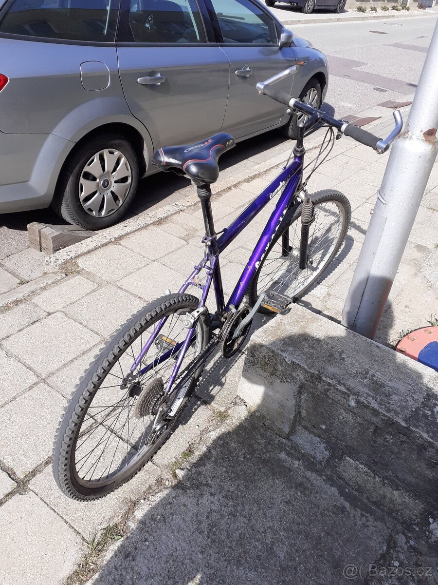 Prodám horské kolo trekové kolo Favorit dětské kolo - 2