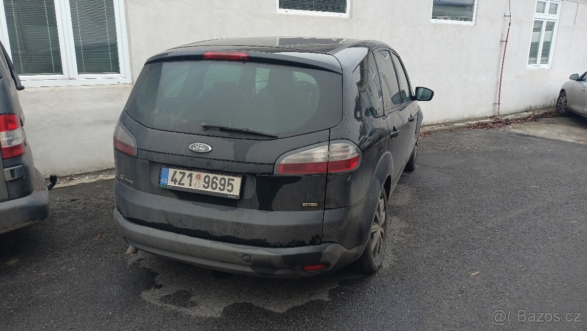 Ford S-max na náhradní dily - 2