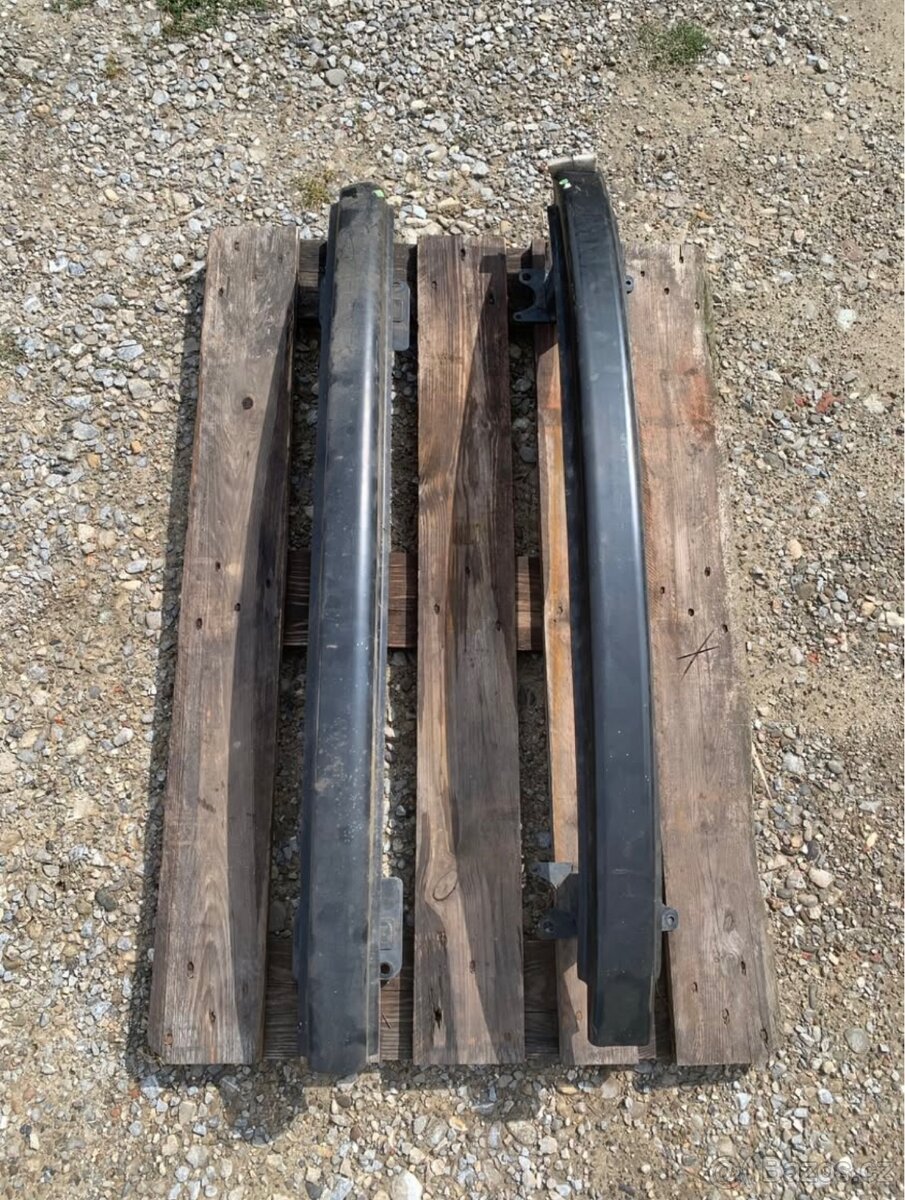 Výztuha předního a zadního nárazníku Seat Ibiza III 6L - 2