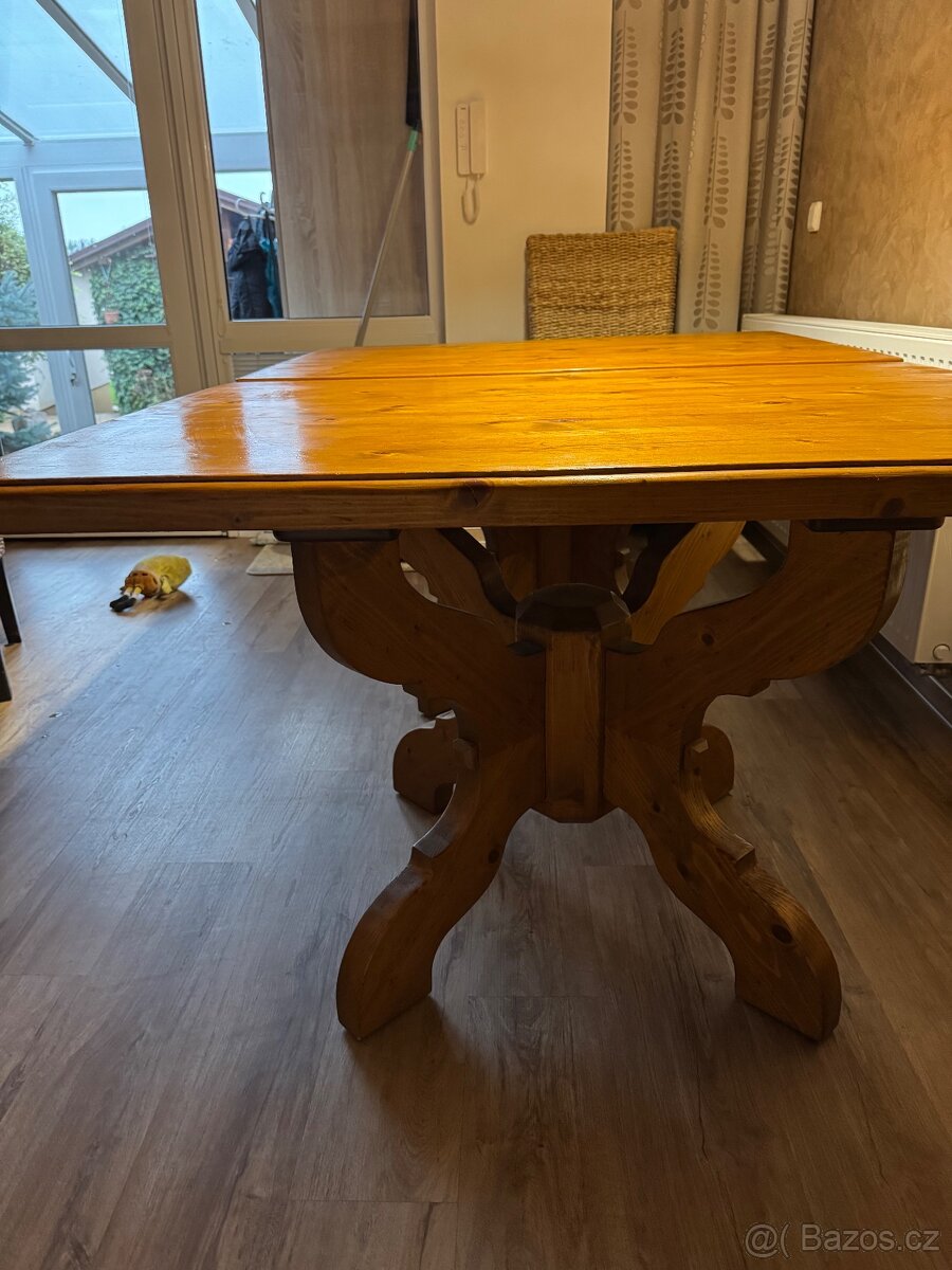 Jídelní stůl - 2
