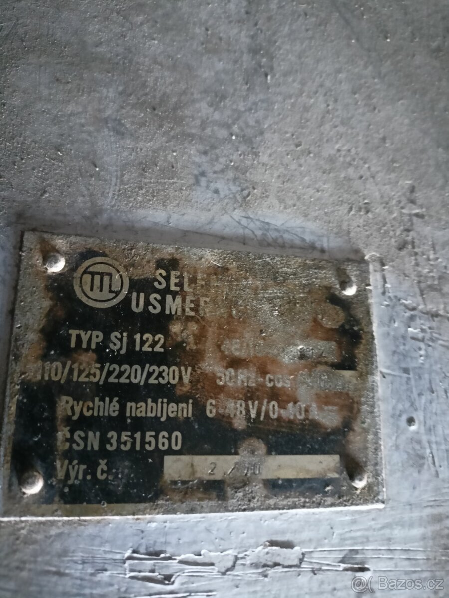 Stará nabíječka autobaterií - 2