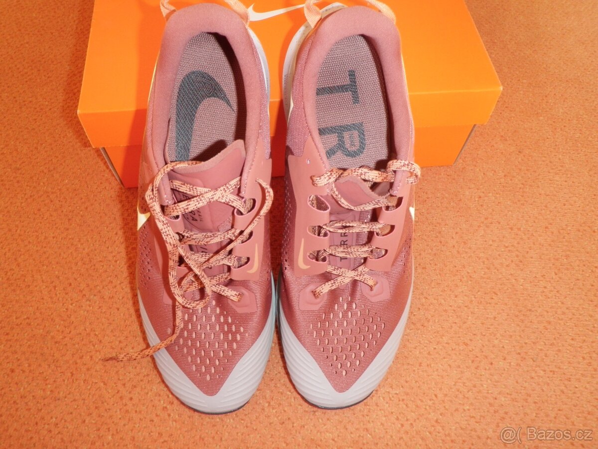 pánské botasky zn. Nike - vel. 45,5 - nové - 2