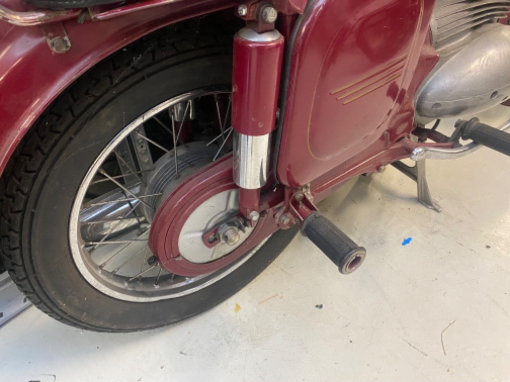 Kývačka ČZ 125 typ 453.01 - 2