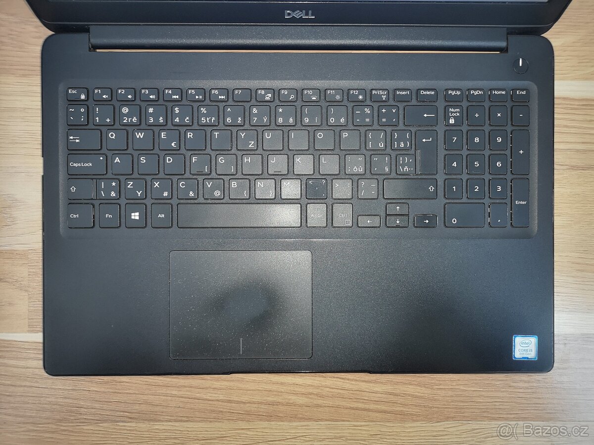 Čtyřjádrový notebook Dell Latitude 3500 - 2