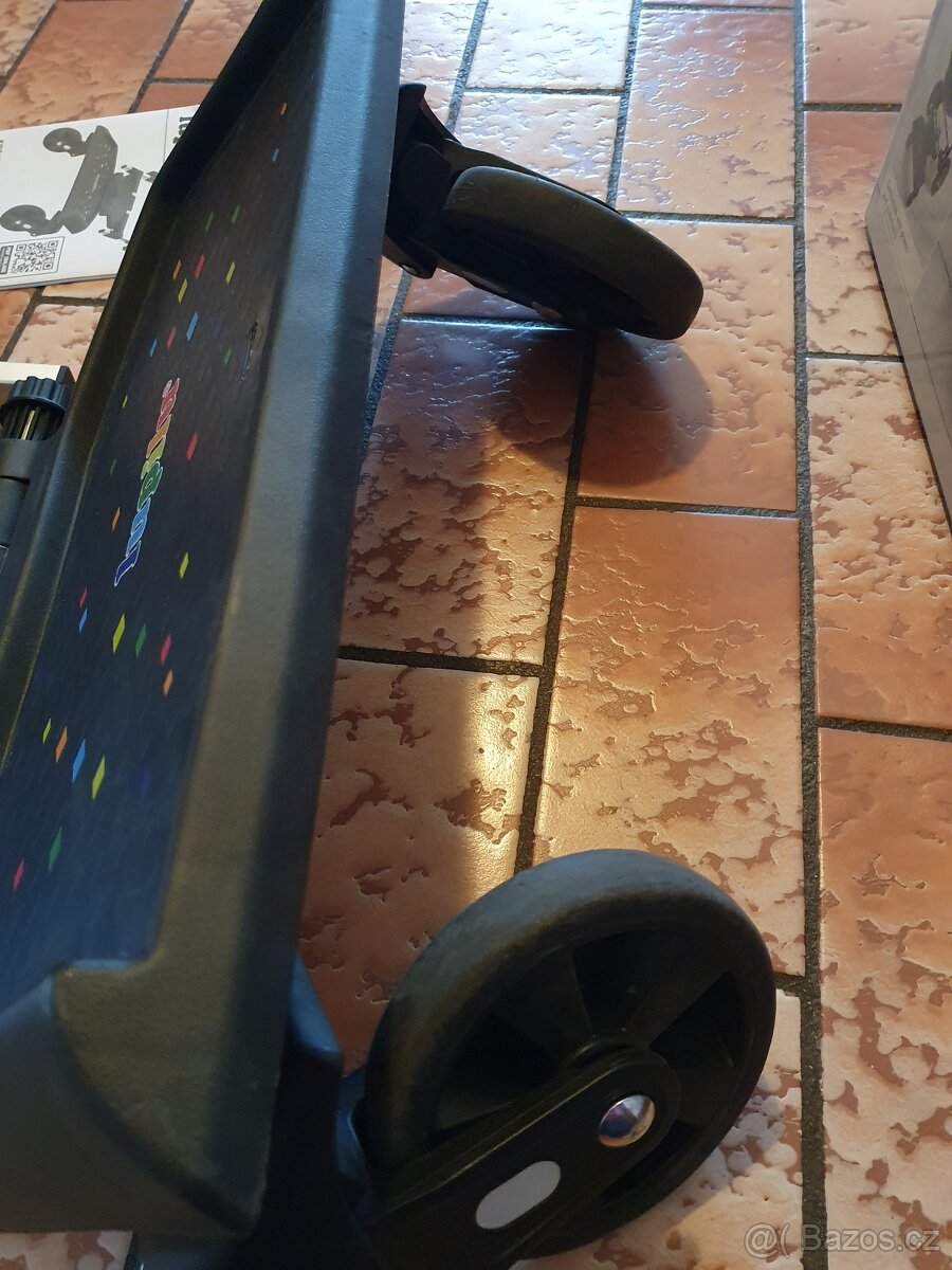 Stupátko k dětskému kočárku - 2