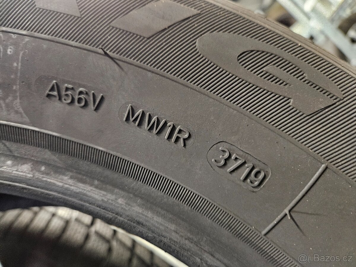 Zimní Debica 215/65 R16 - 2