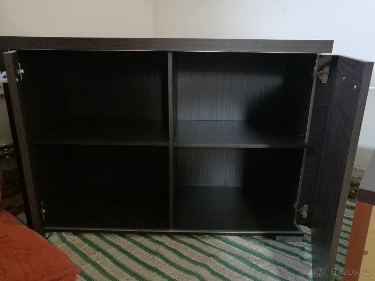 Obývací stěna (hnědá) + stolek - 2