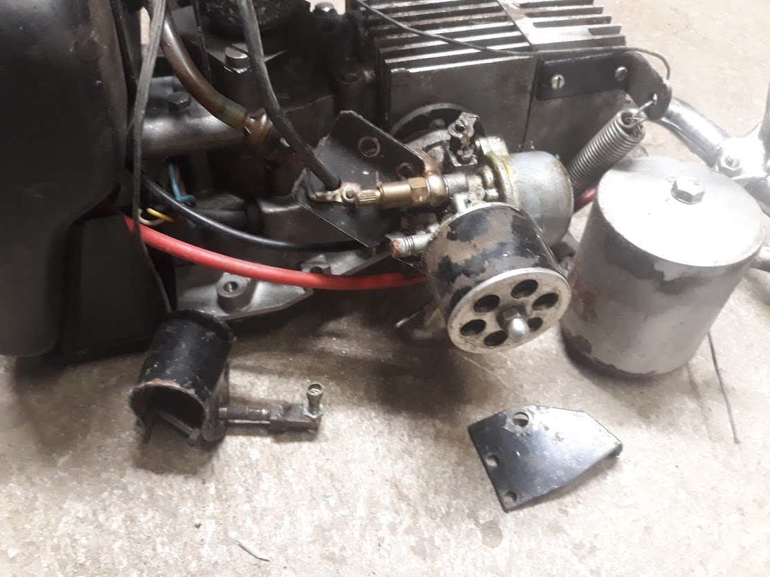 Rozebrané motokolo - 2