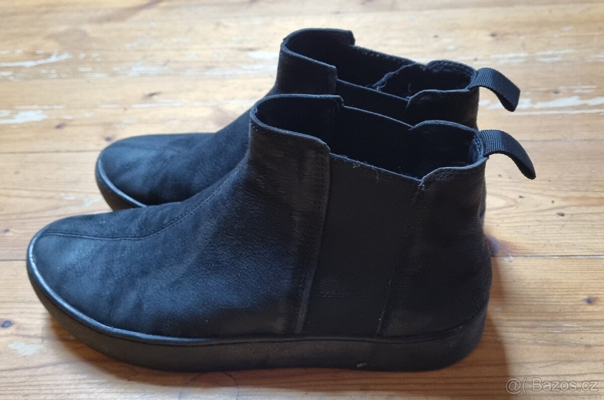 Dámské černé kožené kotníkové boty VAGABOND - 2