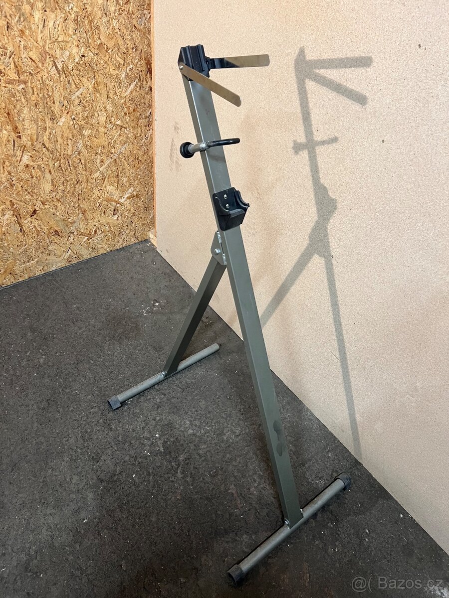 Montazni stojan jizni kola - 2