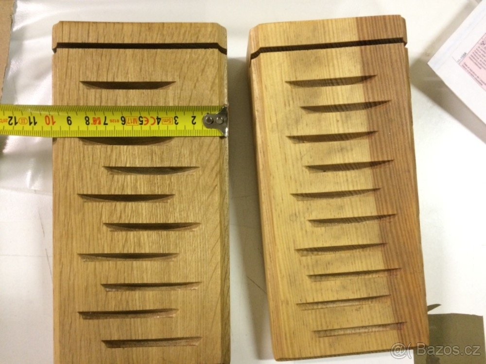 Stojan na výstavku, pohledy,letáky a jine - 2