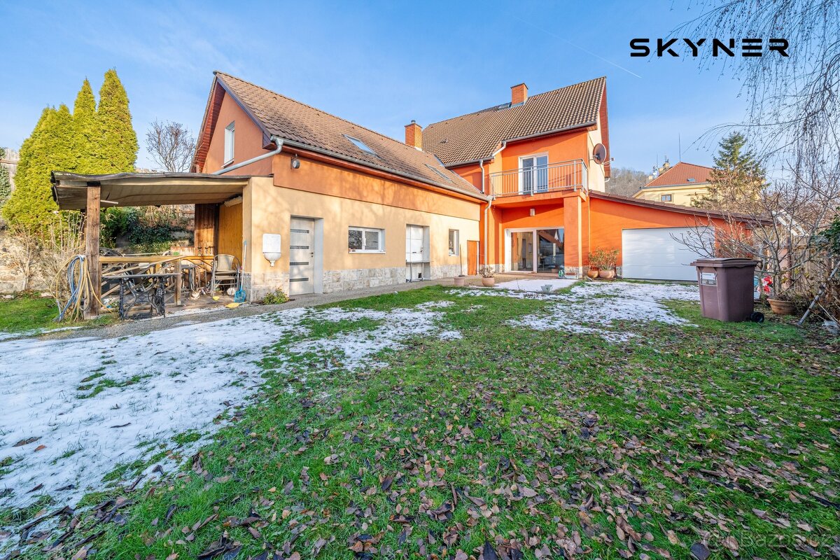 Prodej prostorného rodinného domu – ideální i pro vícegenera - 2