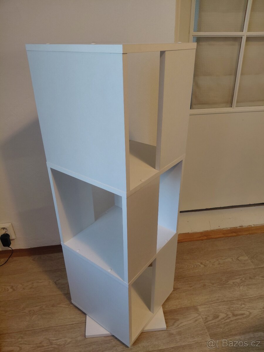 Otočný regál/knihovna - 2