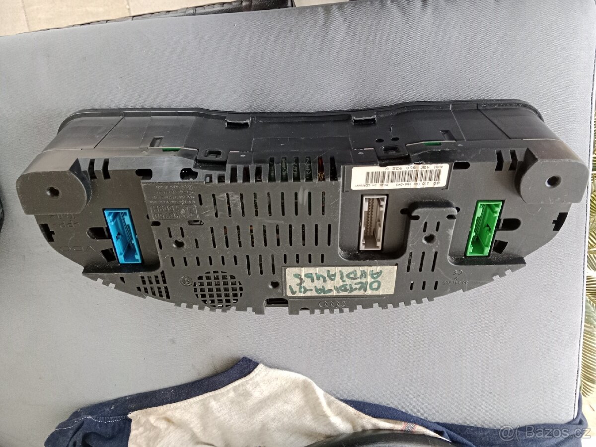 Budíky z maxi-dotem z A4b5,A6 od 99-04 tři - 2