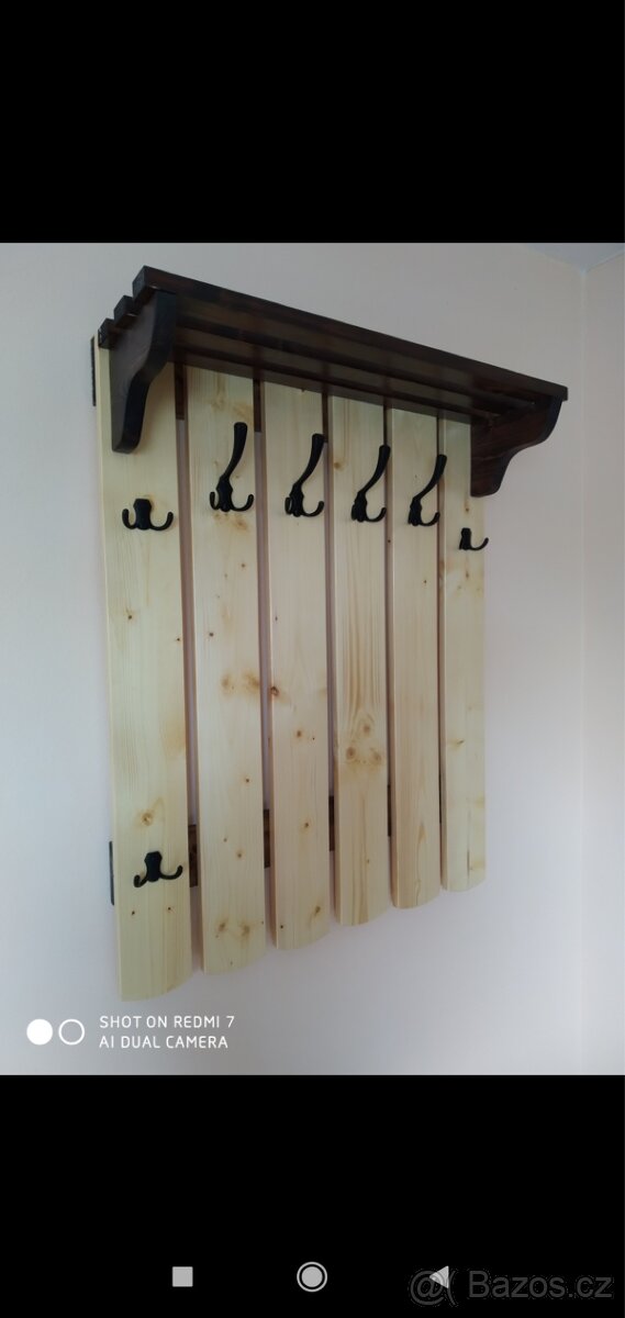 Věšáková stěna masiv lak - 2