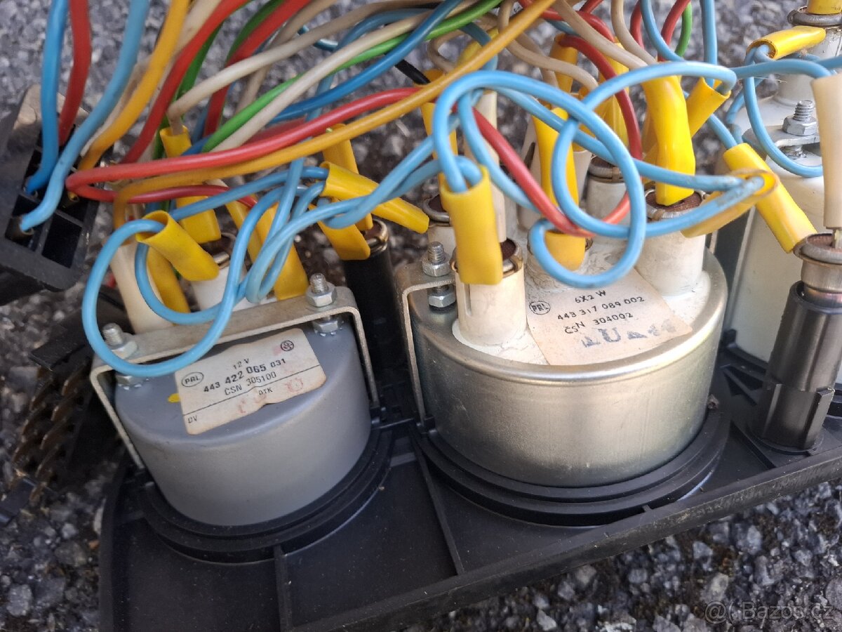 Prodám budíky na Škoda 120 - 2