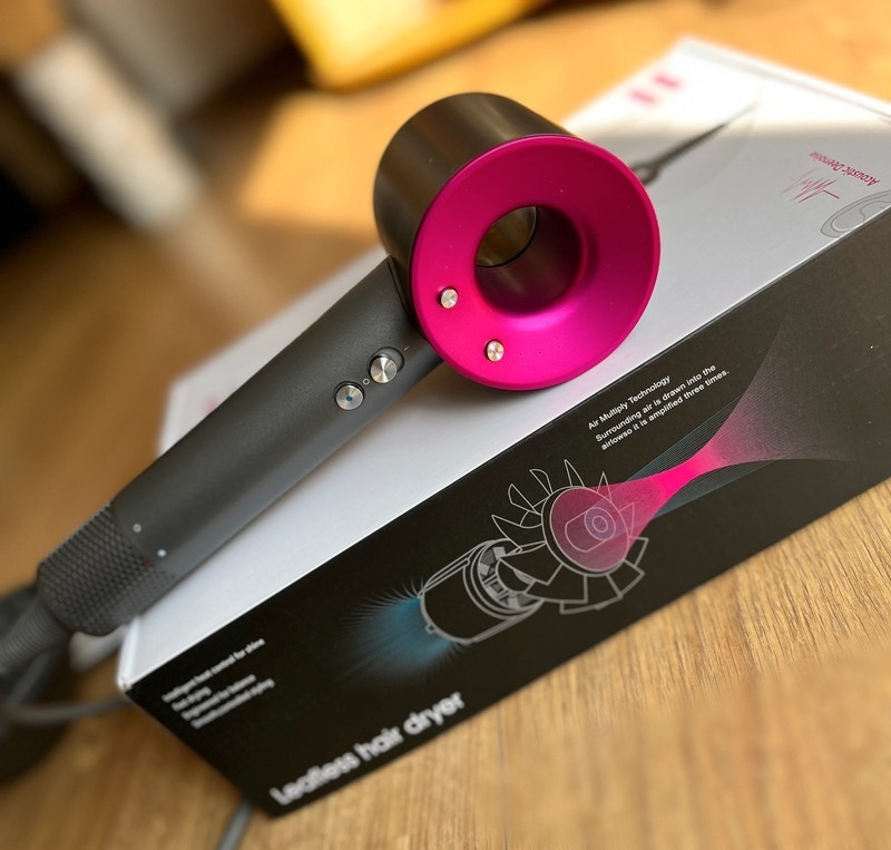 Nový luxusní fén na vlasy s difuzérem a dalšími nádstavci - 2