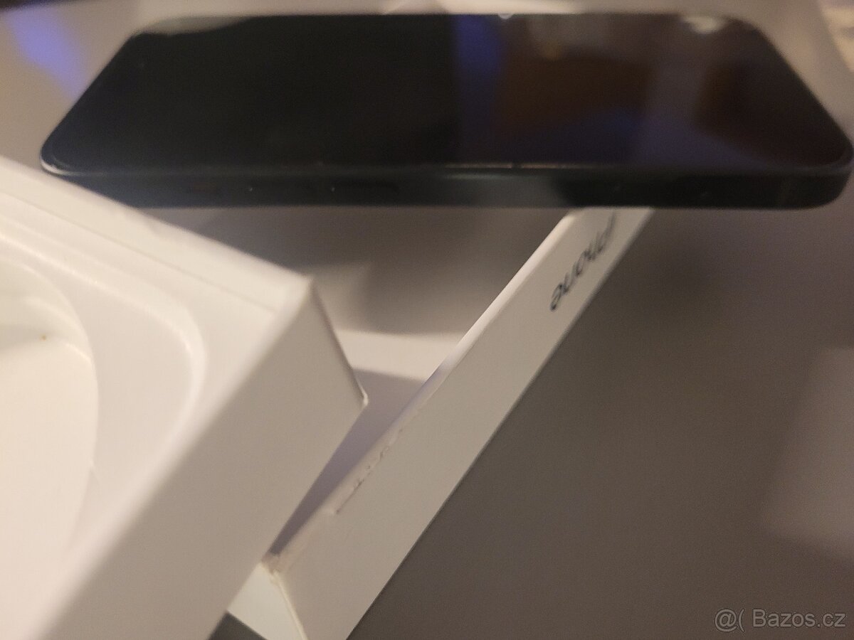 iPhone 15 128 GB a nejlepsi ochranna folie ZAGG Elite - 2