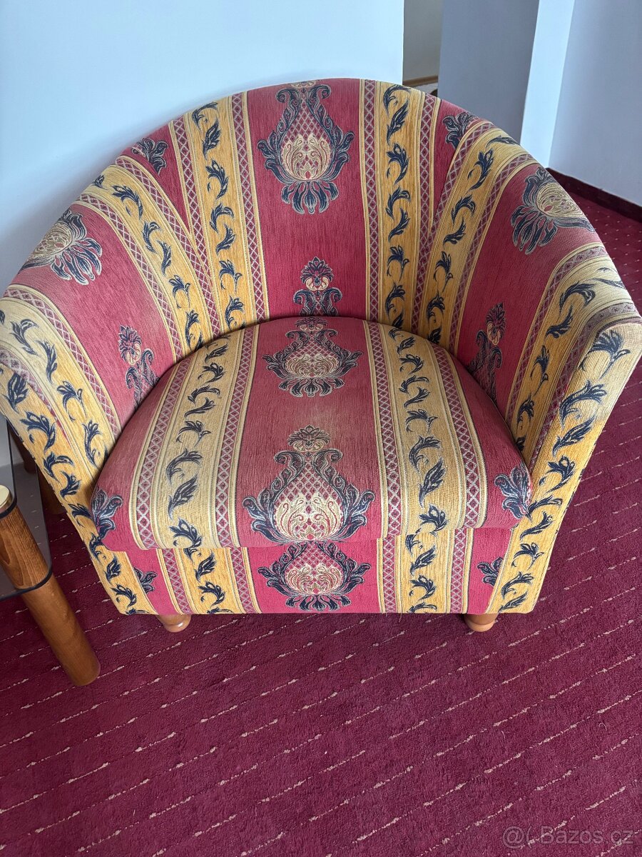 Křesla a konferenční stole - 2