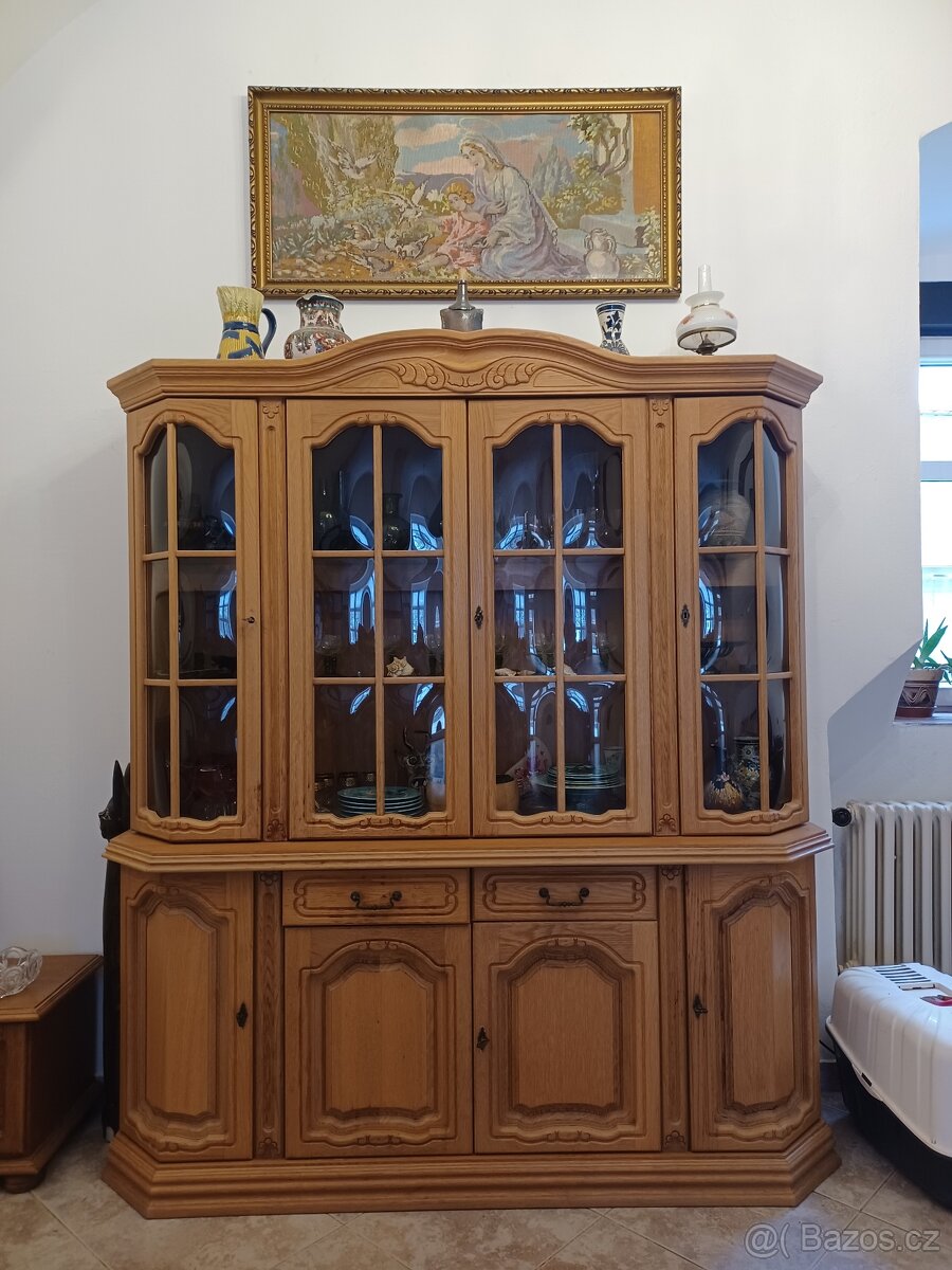 Starožitné dubové komody- příborníky - 2