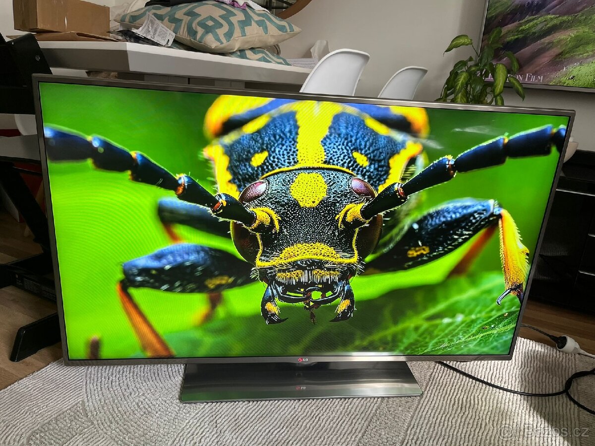 LG Smart TV 82cm - 2