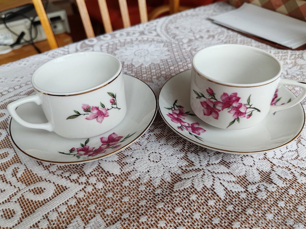 Šálky s pokličkou - 2