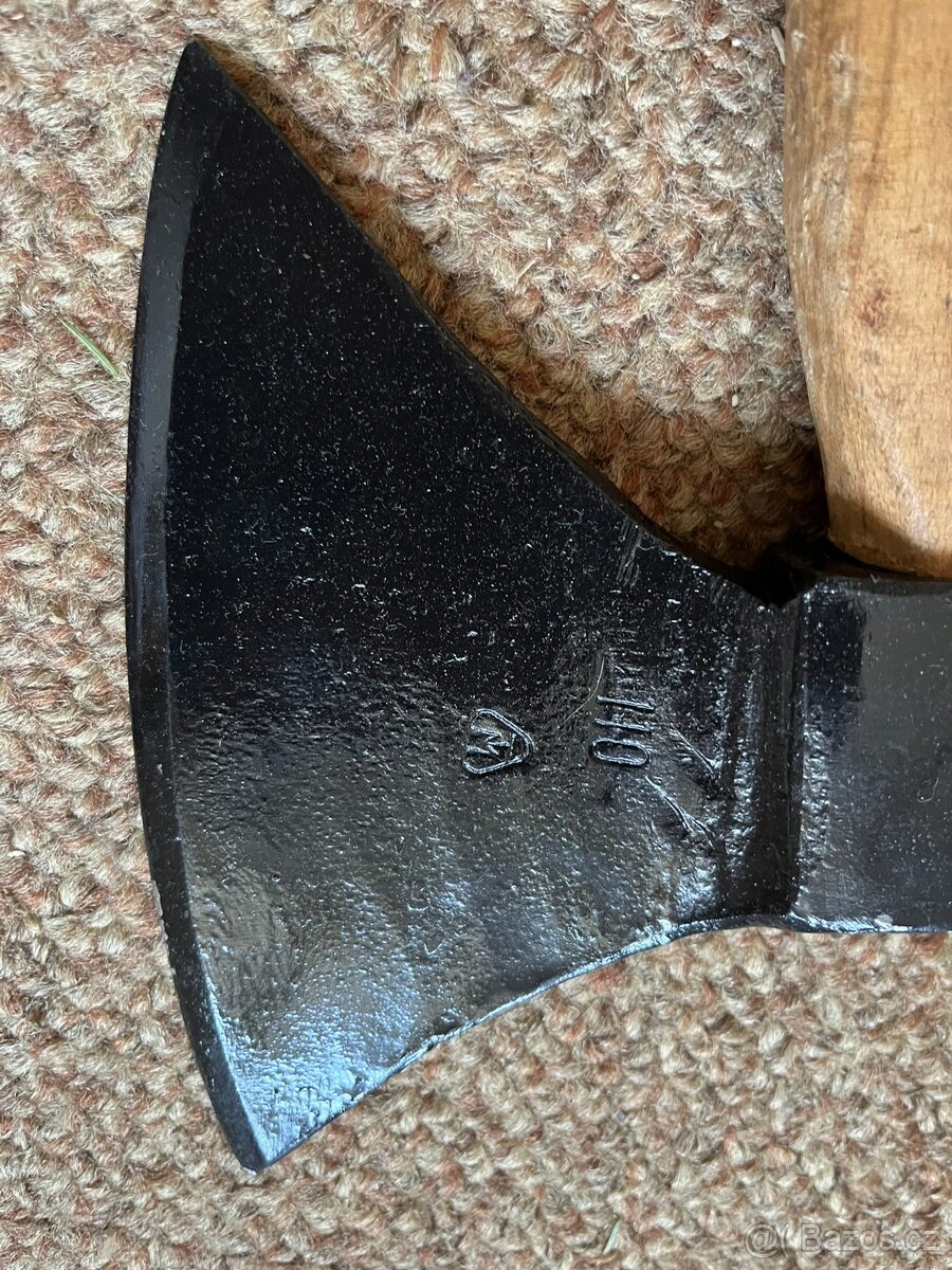 Prodám tesařskou sekeru - 2