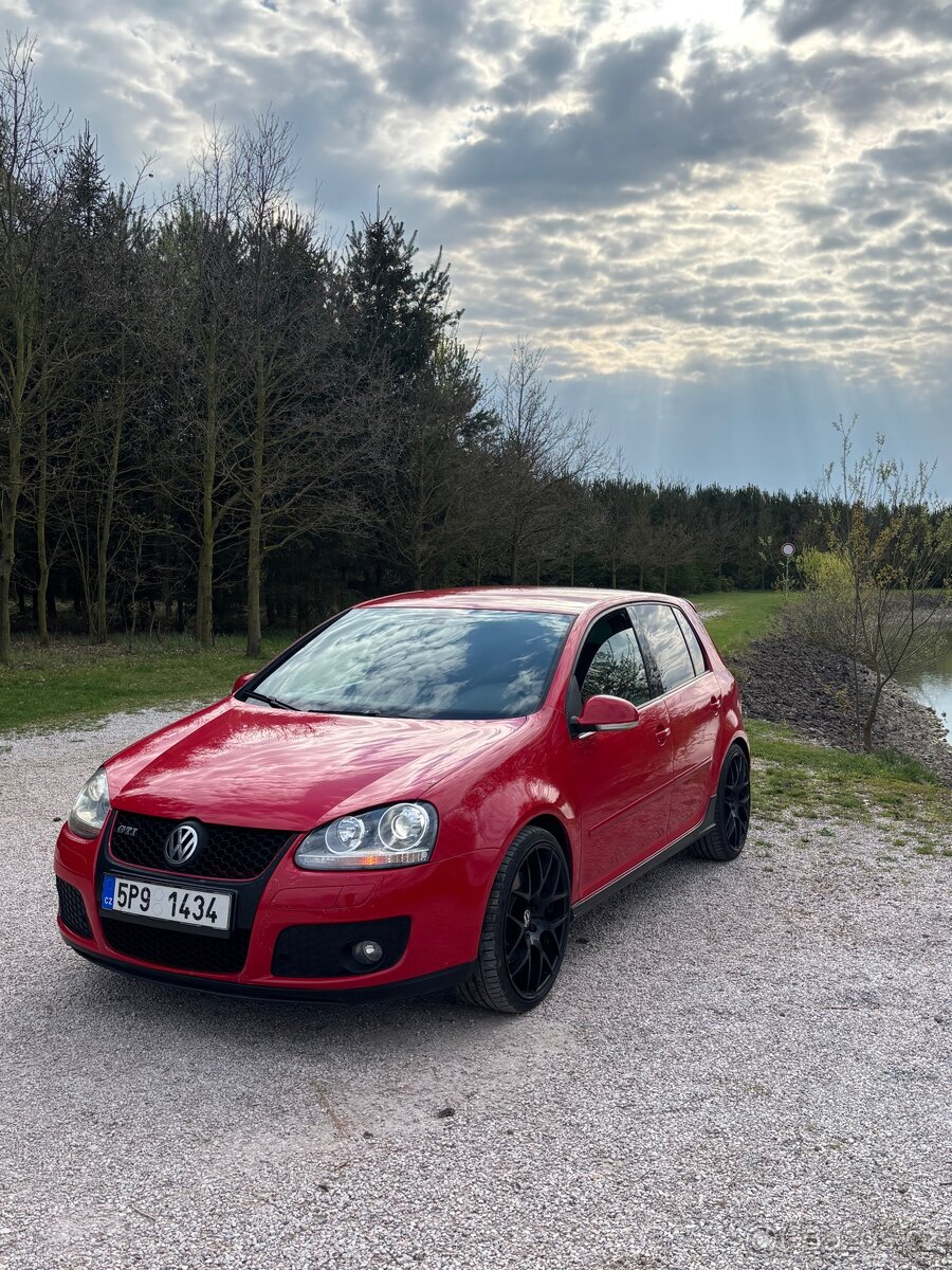 Volkswagen Golf GTI - 2