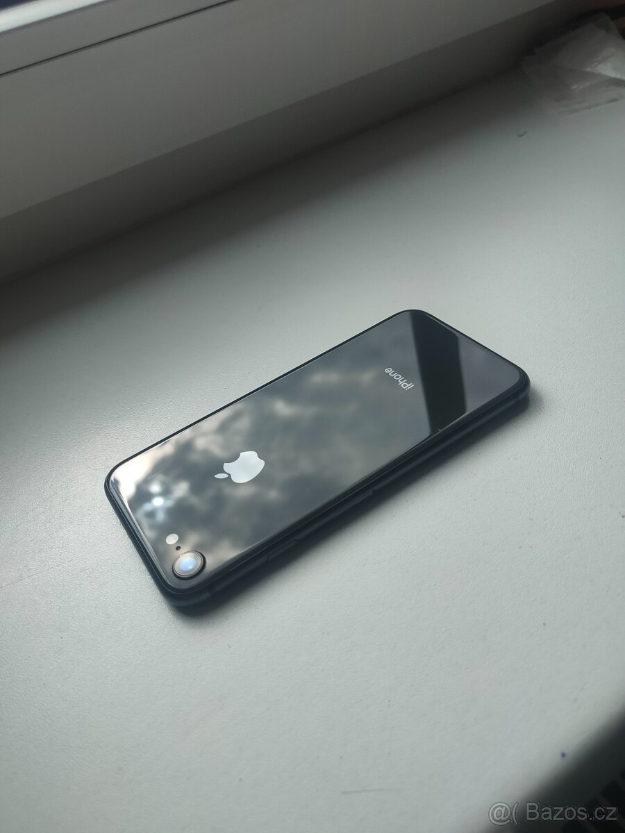 iPhone 8 64GB Space Gray - jako nový - 2
